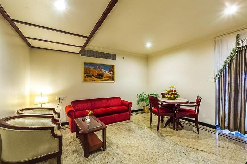 Westway Hotel Кожикоде Экстерьер фото