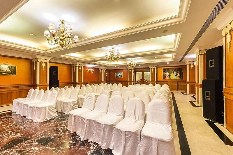 Westway Hotel Кожикоде Экстерьер фото