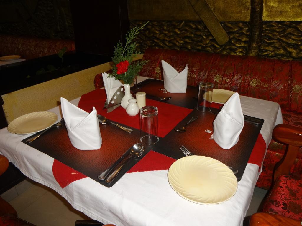 Westway Hotel Кожикоде Экстерьер фото