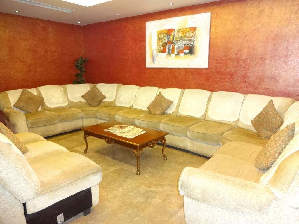 Westway Hotel Кожикоде Экстерьер фото